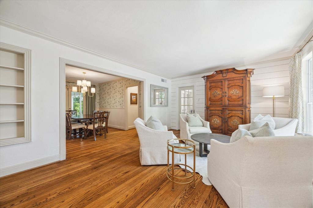 2618 Sunset Boulevard