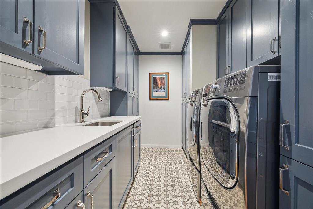 2618 Sunset Boulevard