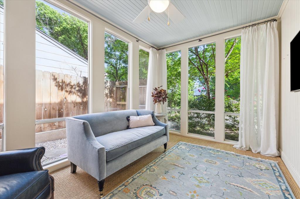 2618 Sunset Boulevard