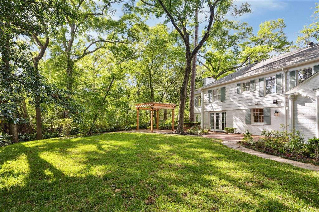 8 Pine Forest Circle