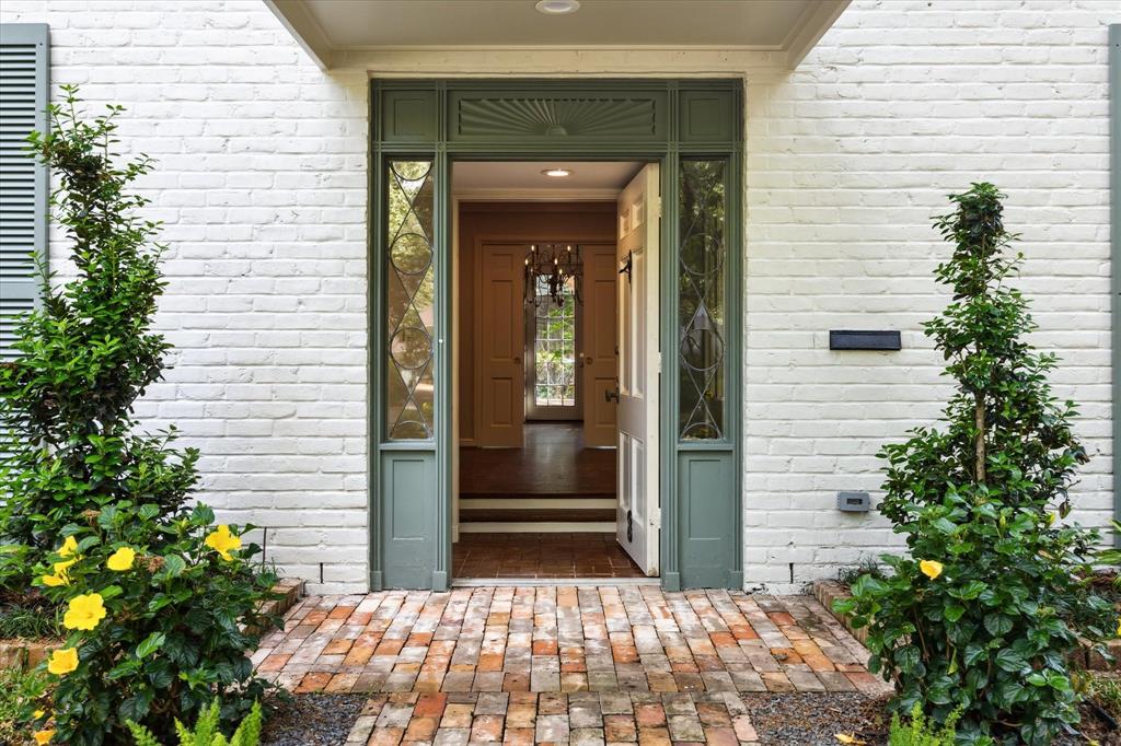 8 Pine Forest Circle