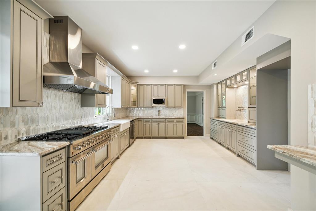 8 Pine Forest Circle