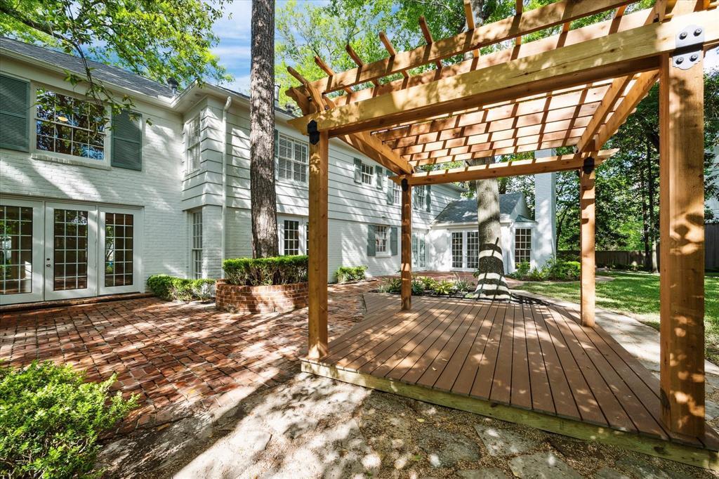 8 Pine Forest Circle