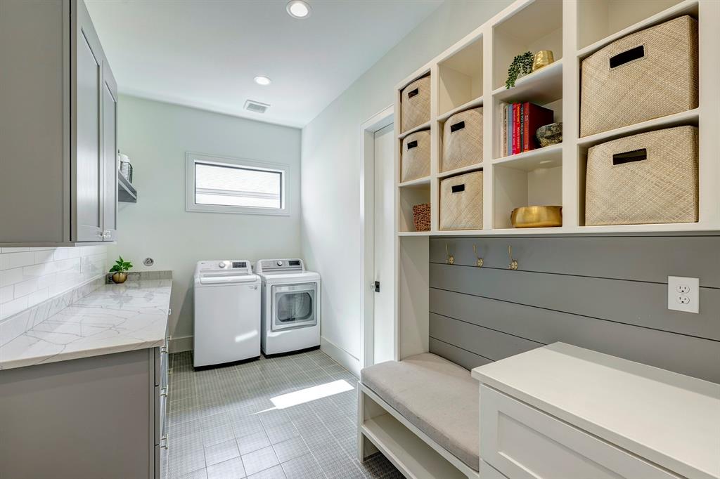 1229 Kinley Lane