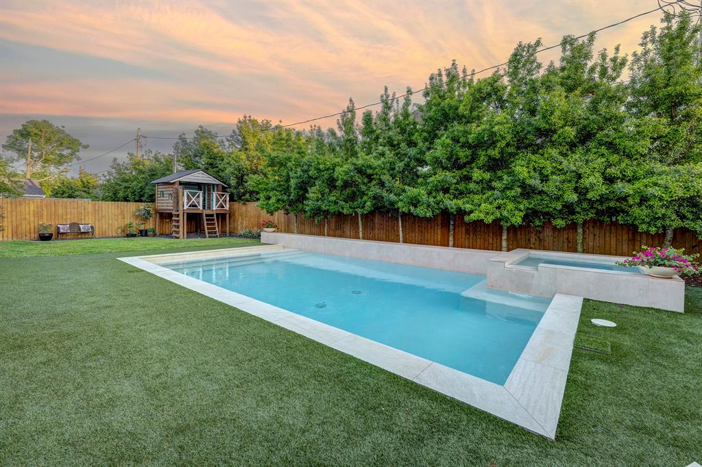 1229 Kinley Lane
