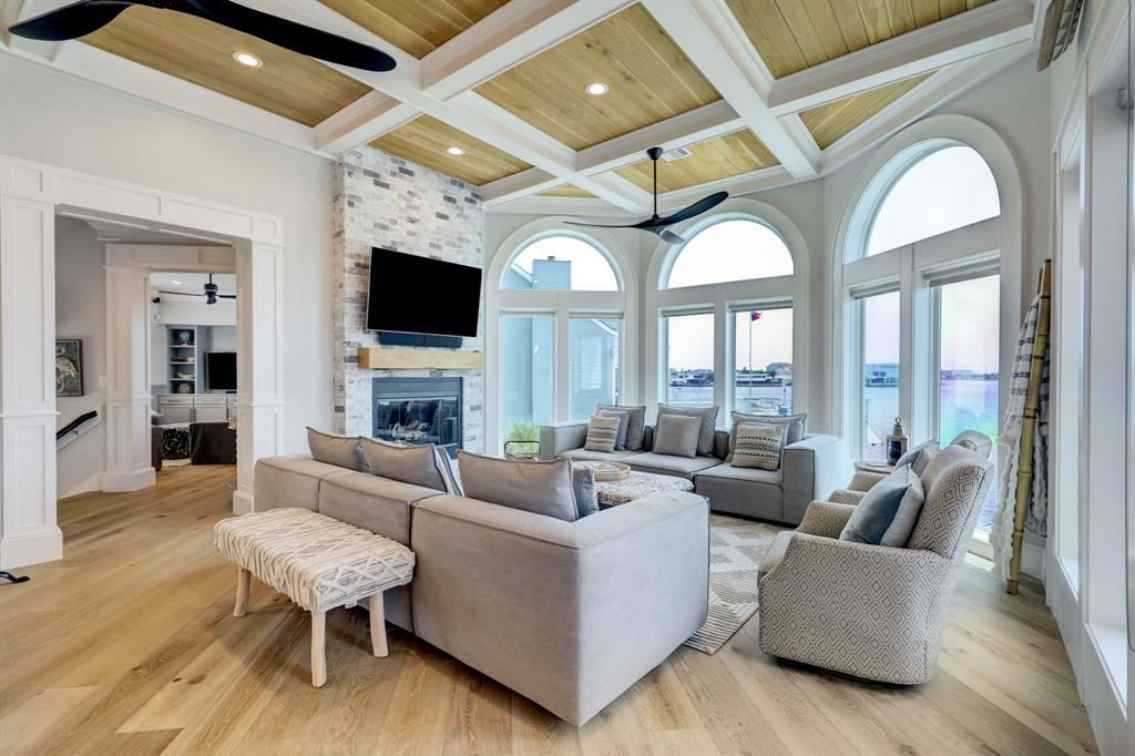 3425 Petite Circle