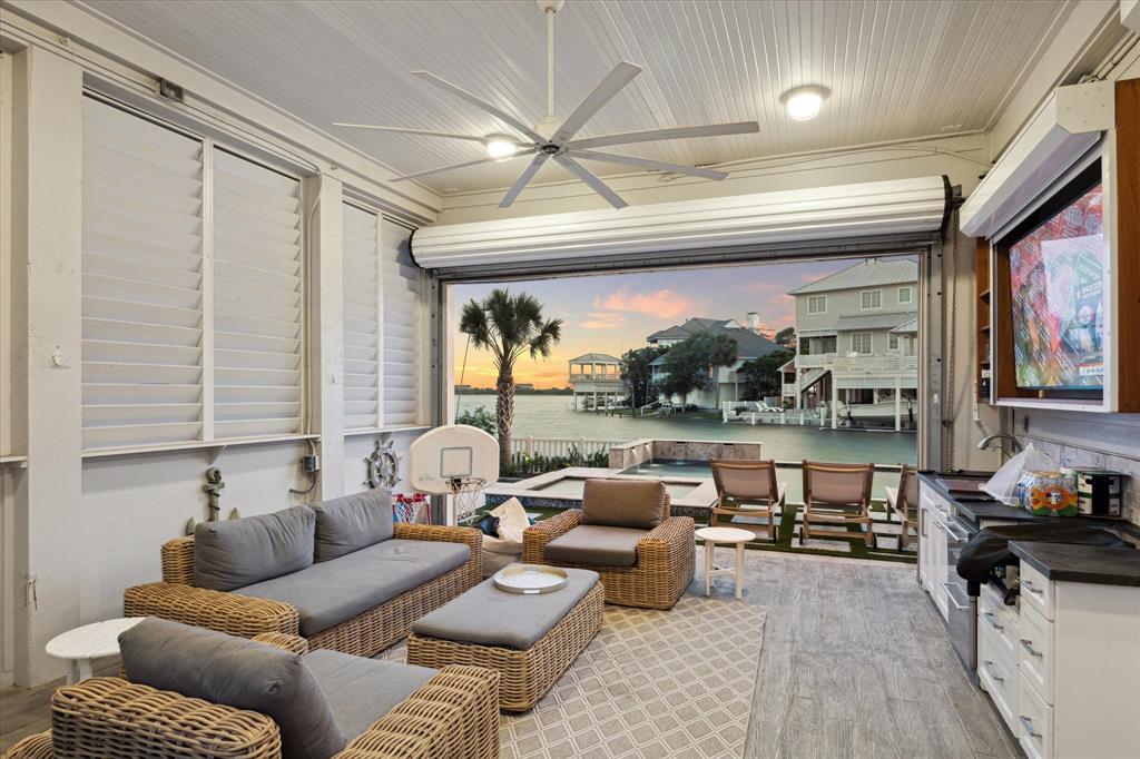 3425 Petite Circle