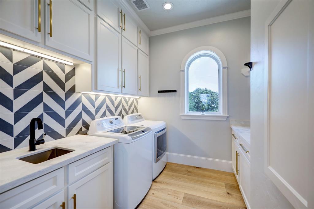 3425 Petite Circle