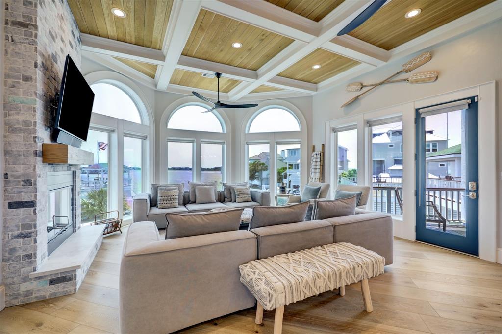 3425 Petite Circle