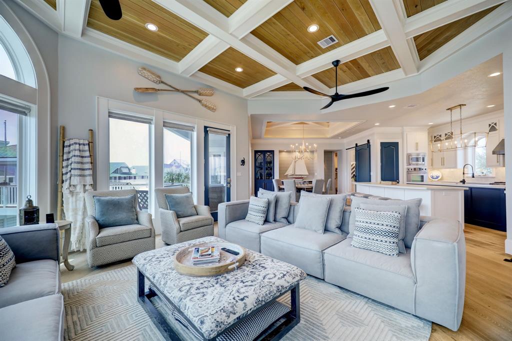 3425 Petite Circle