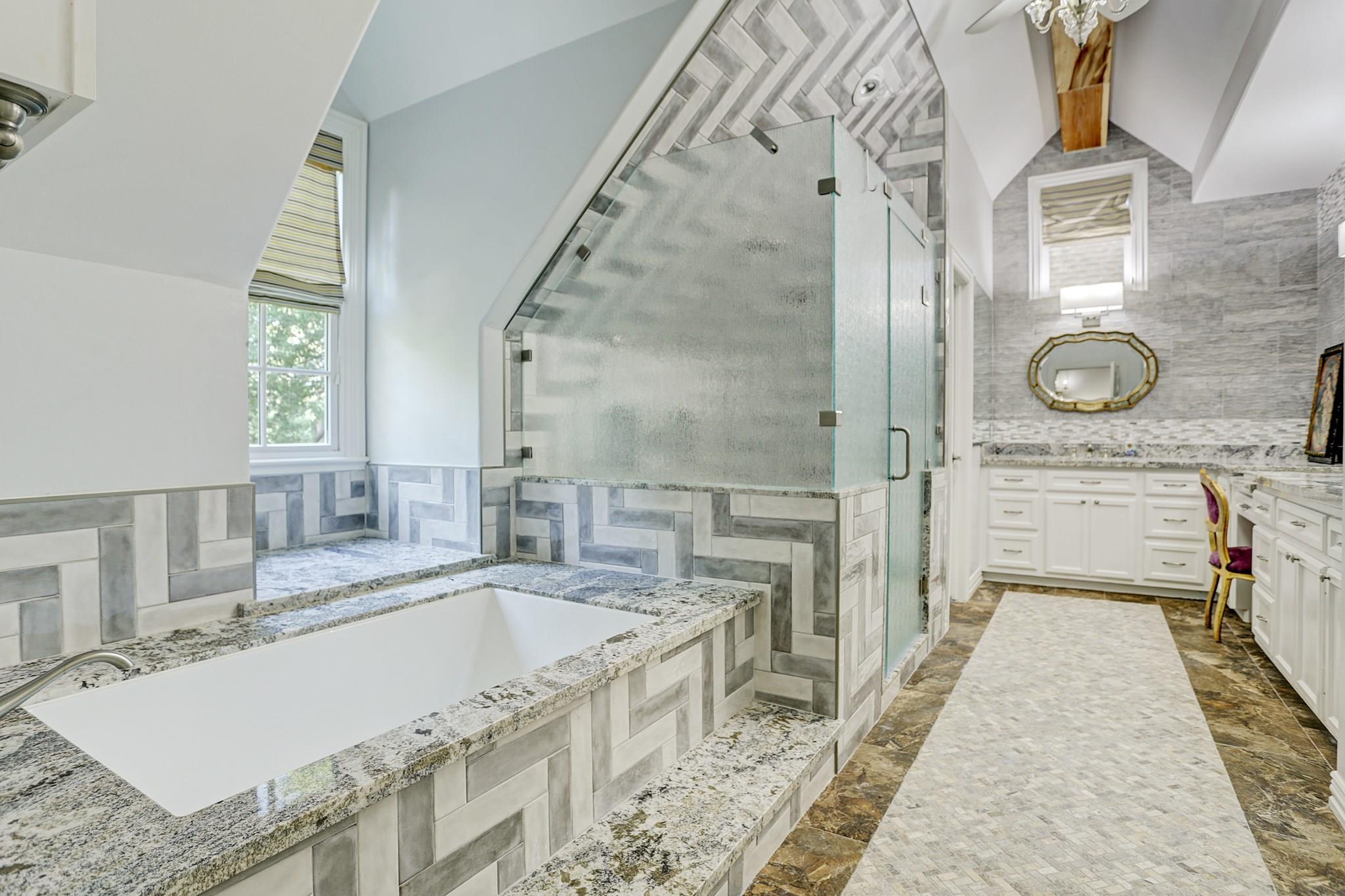 2629 University Boulevard