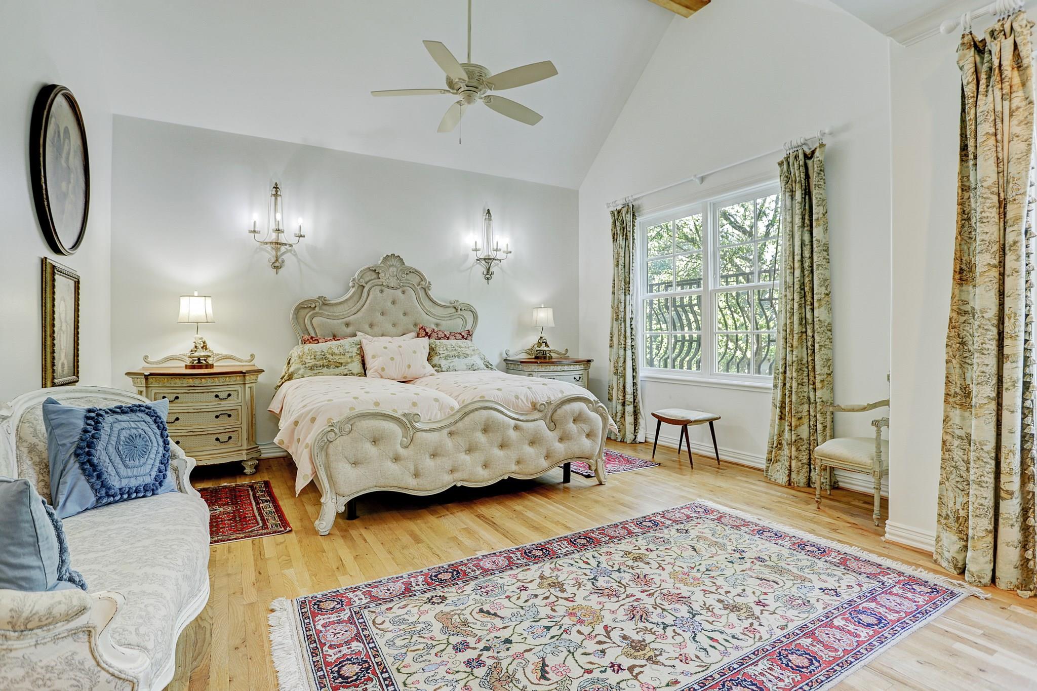 2629 University Boulevard