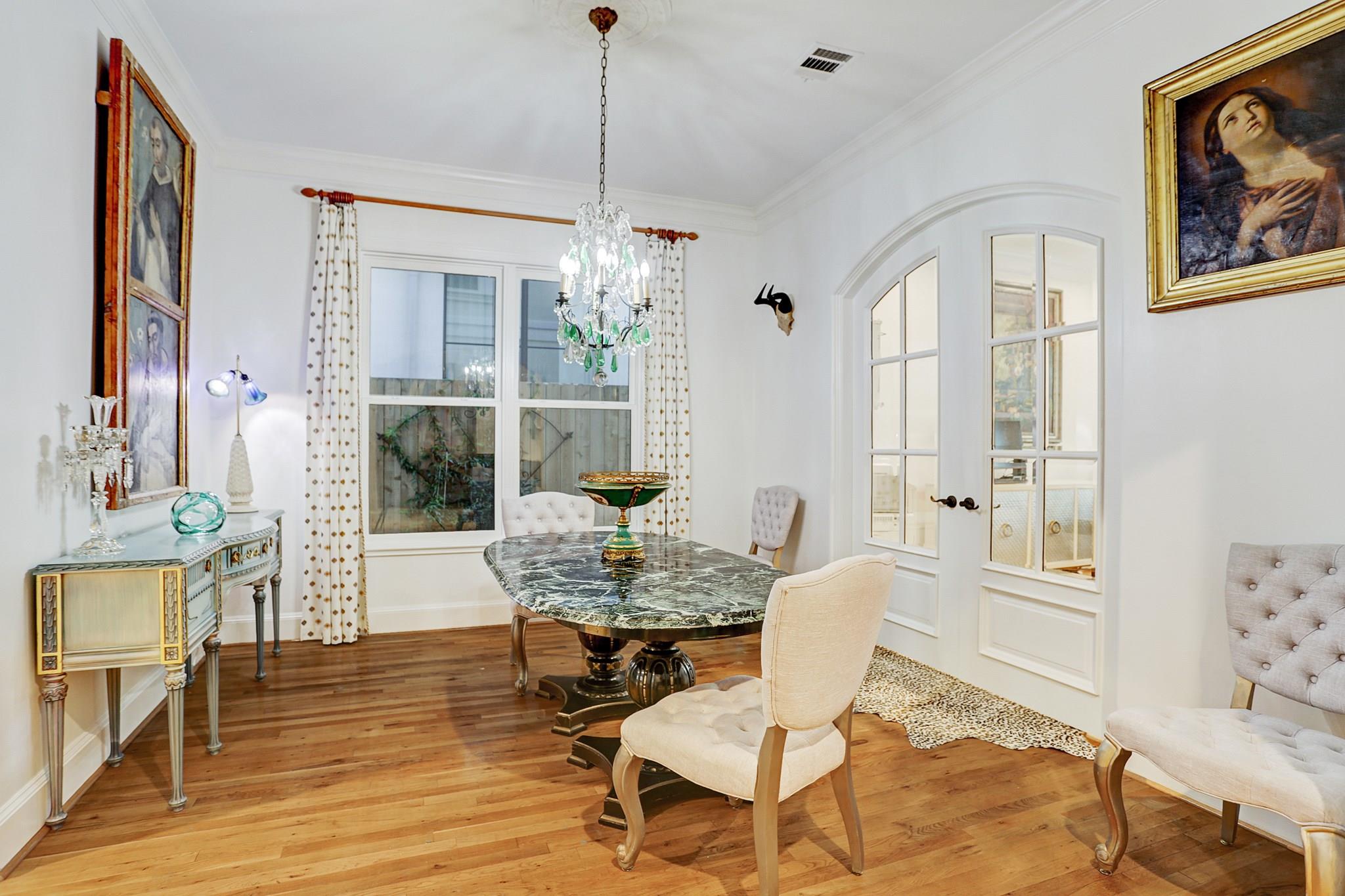 2629 University Boulevard