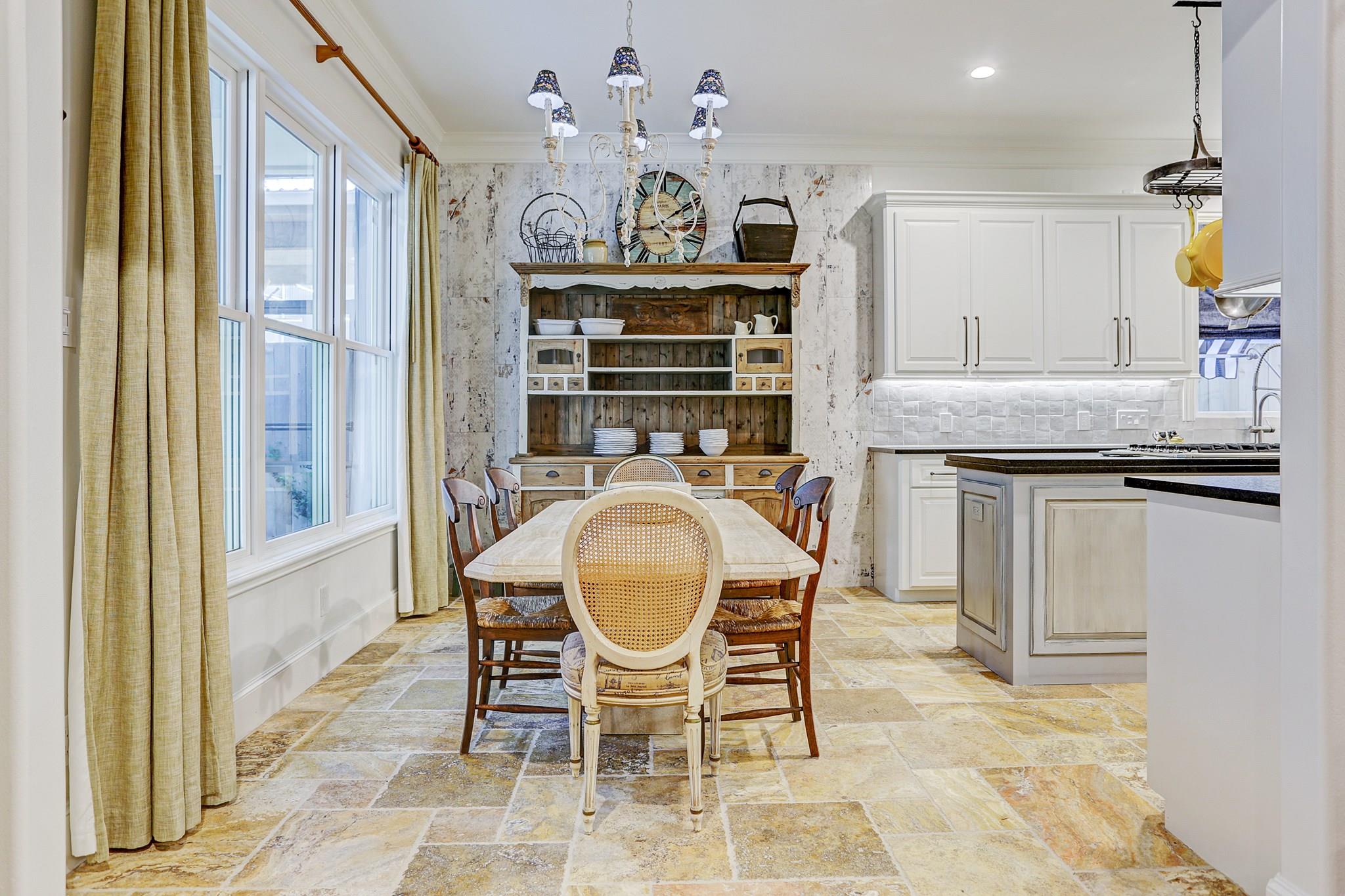 2629 University Boulevard