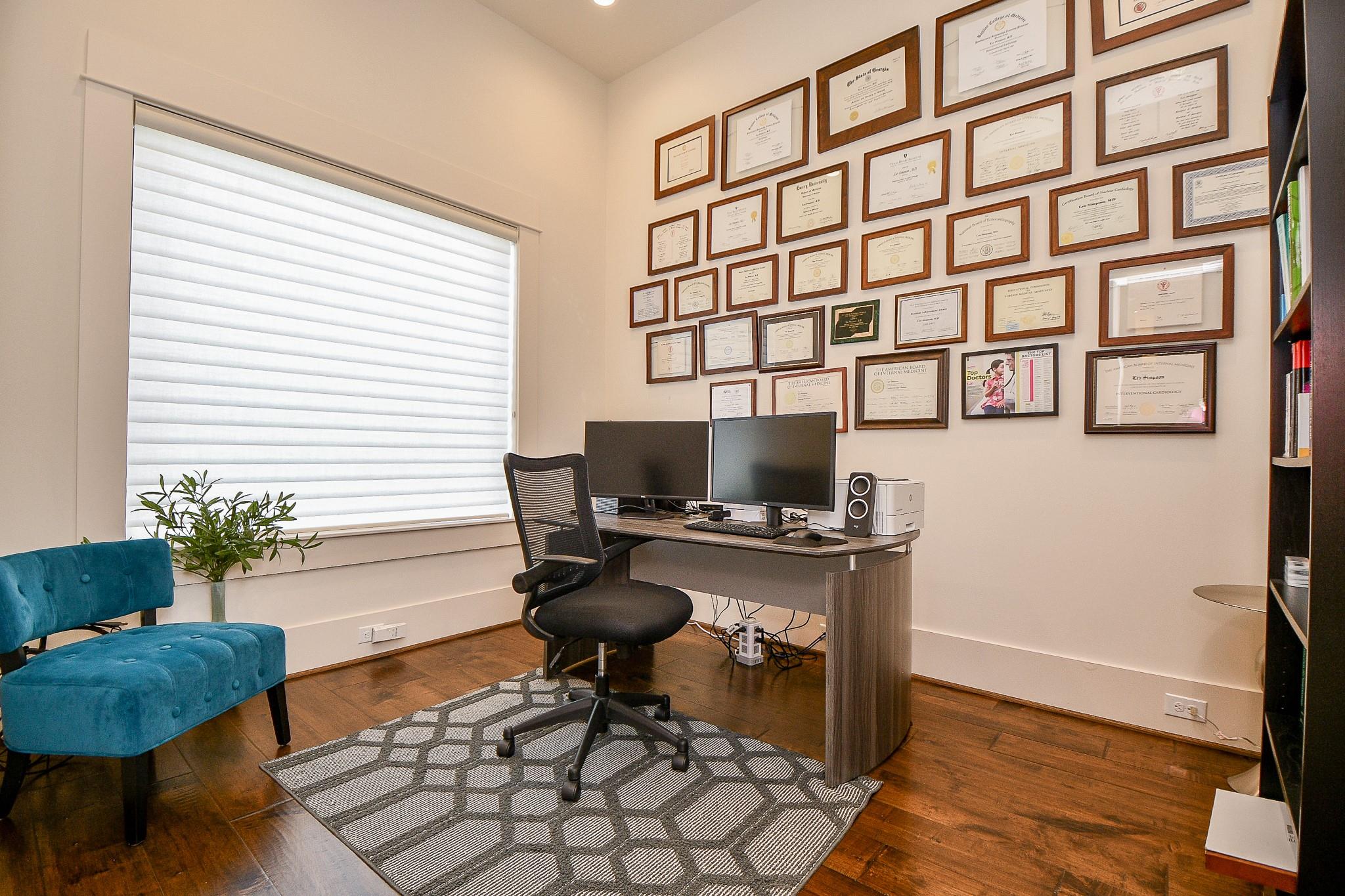 3203 Blue Bonnet Boulevard