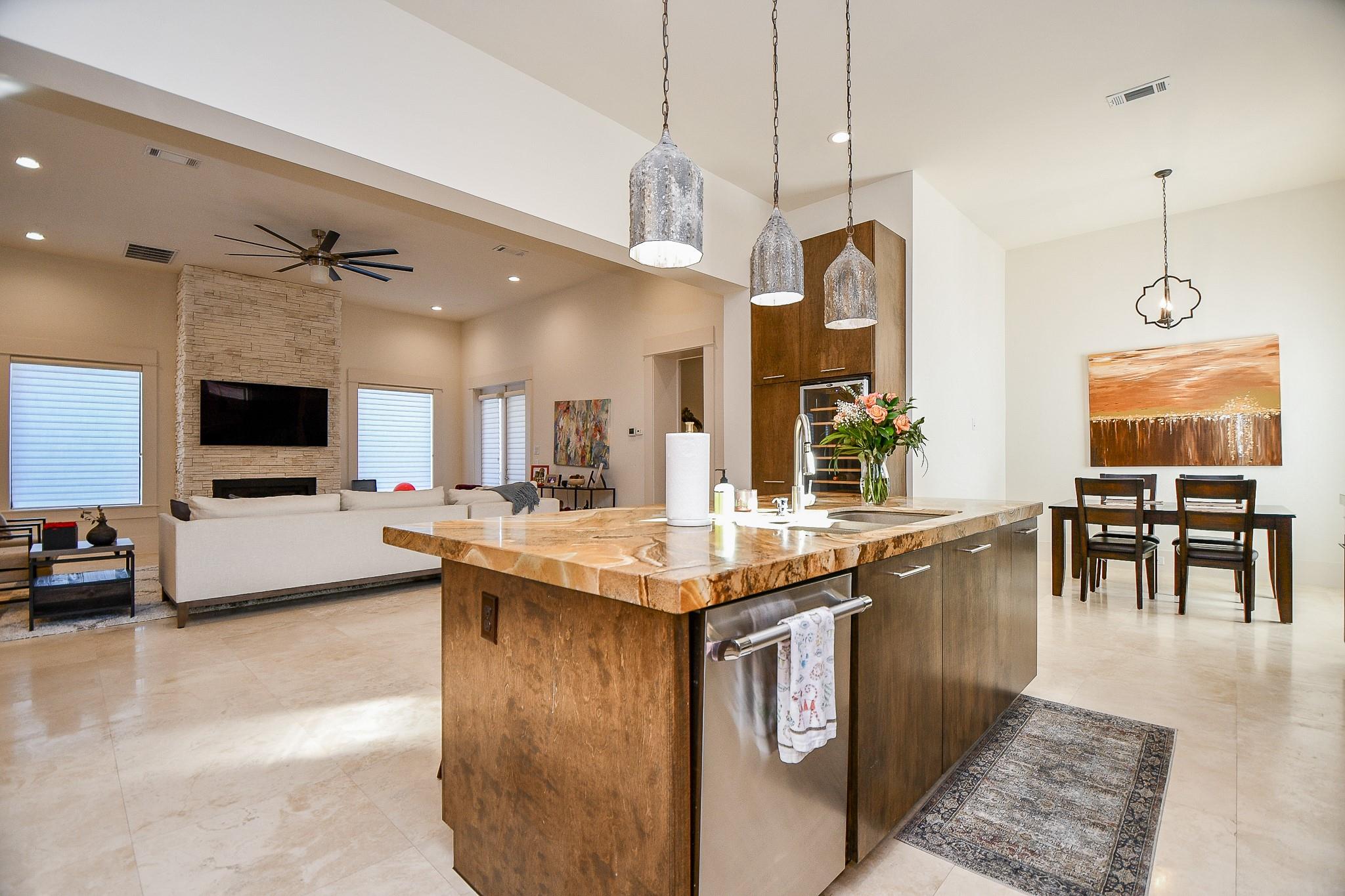 3203 Blue Bonnet Boulevard