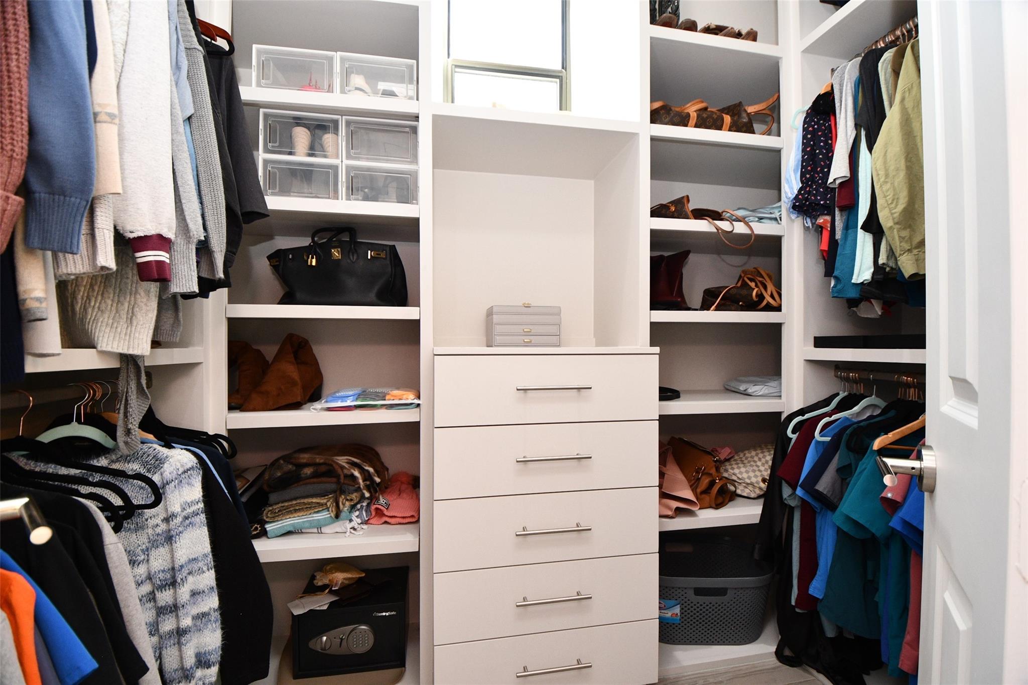 3203 Blue Bonnet Boulevard