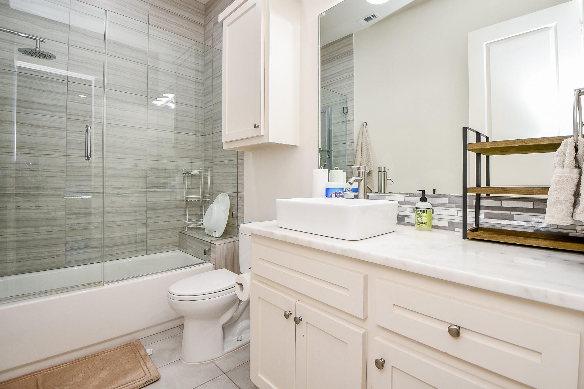 3203 Blue Bonnet Boulevard