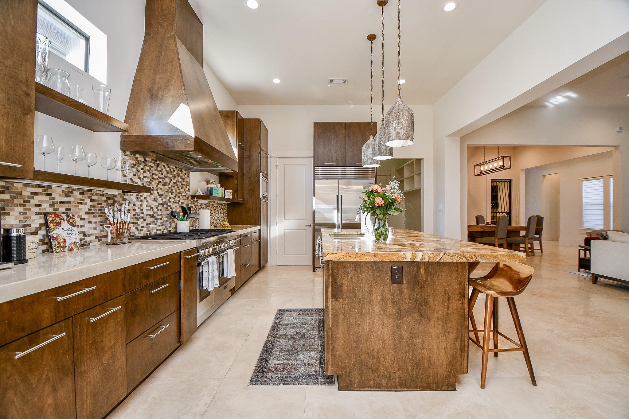 3203 Blue Bonnet Boulevard