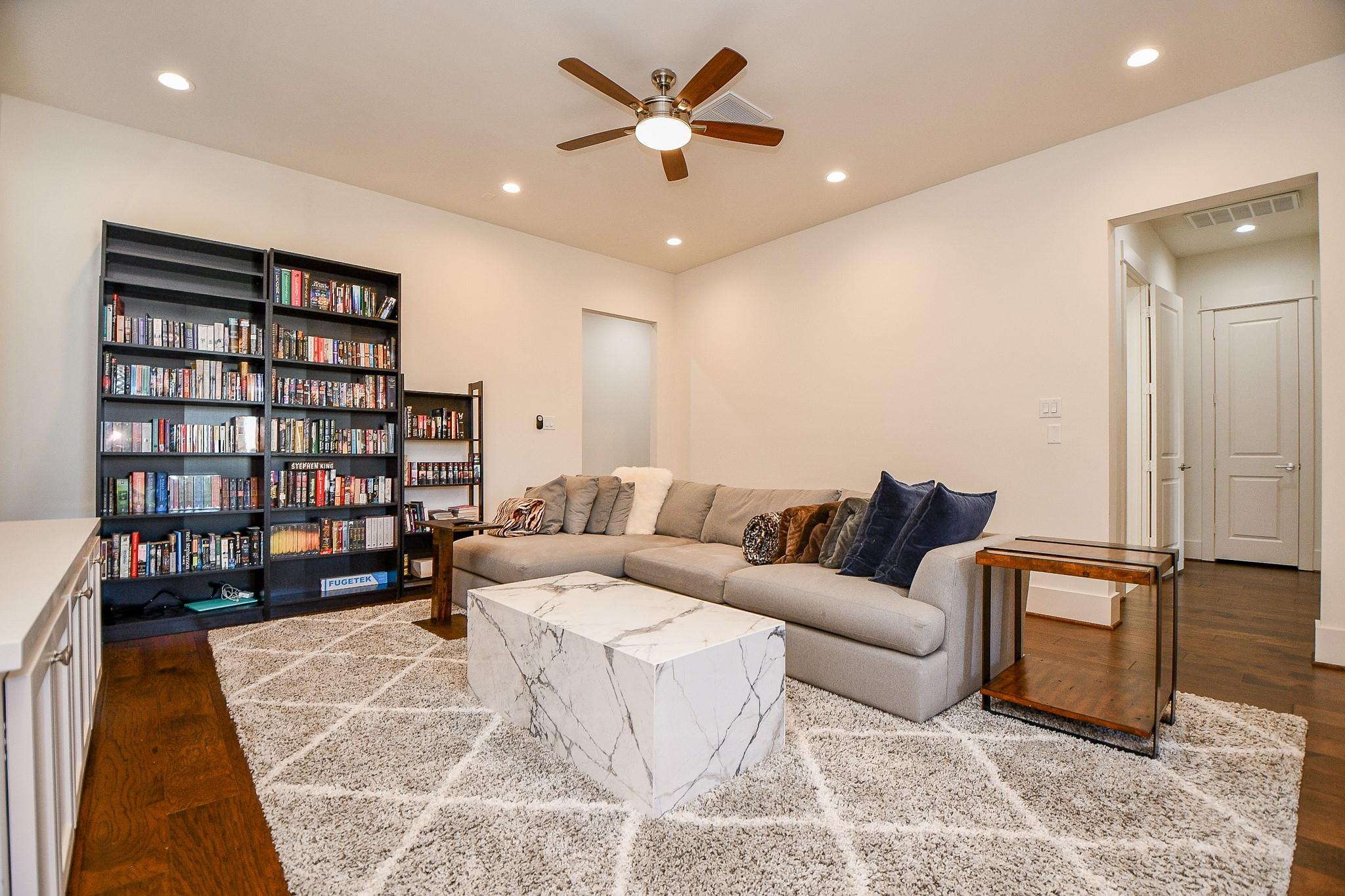 3203 Blue Bonnet Boulevard