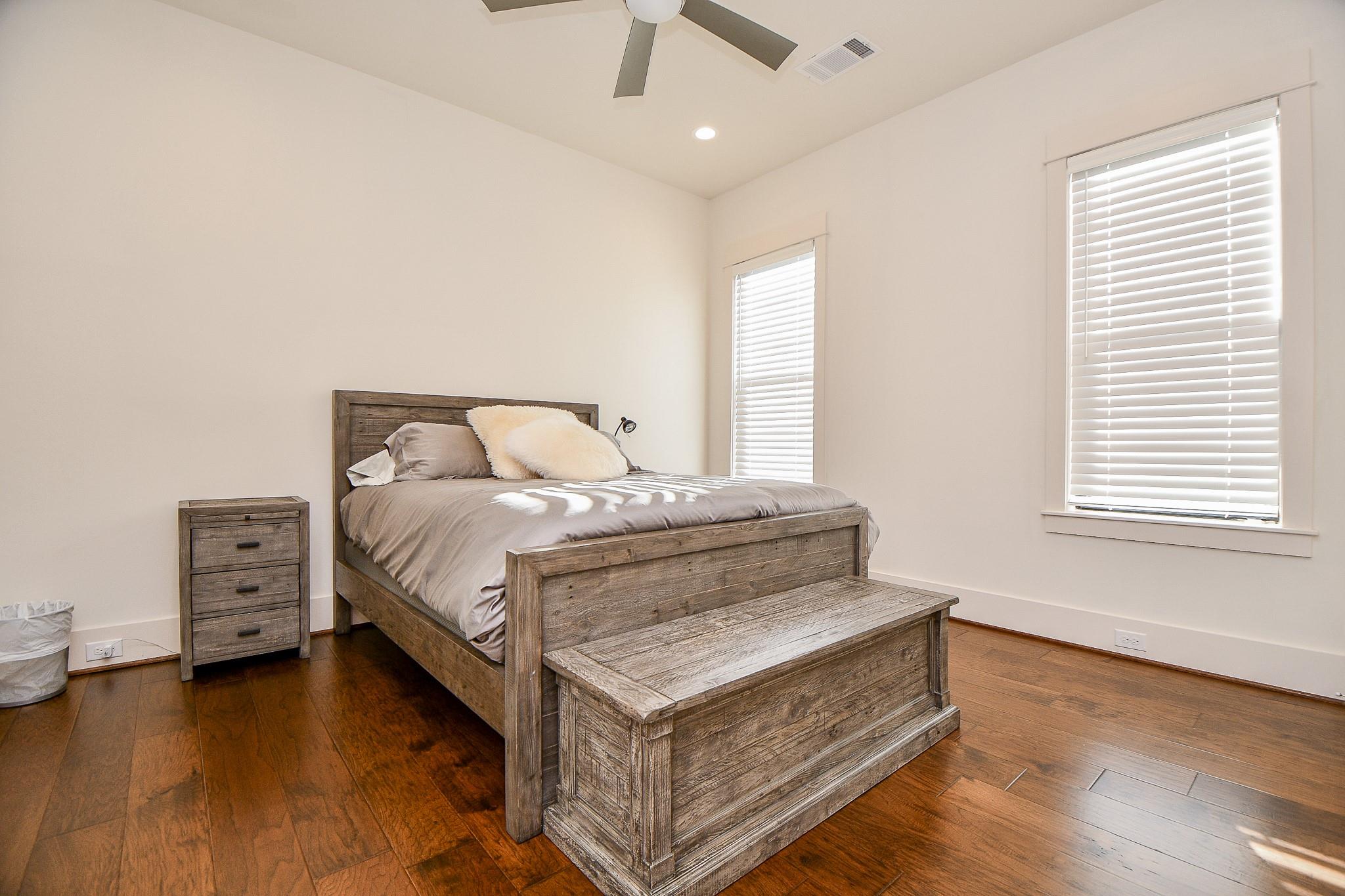 3203 Blue Bonnet Boulevard