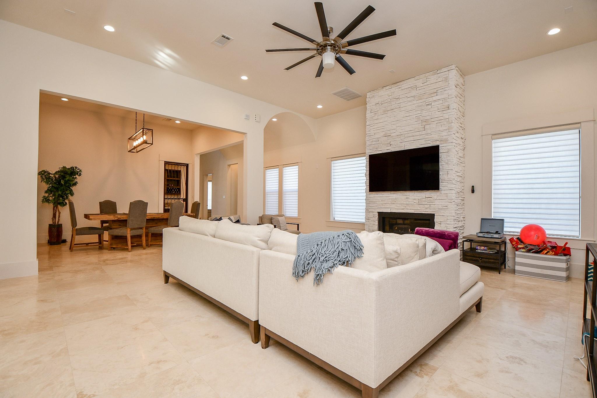 3203 Blue Bonnet Boulevard