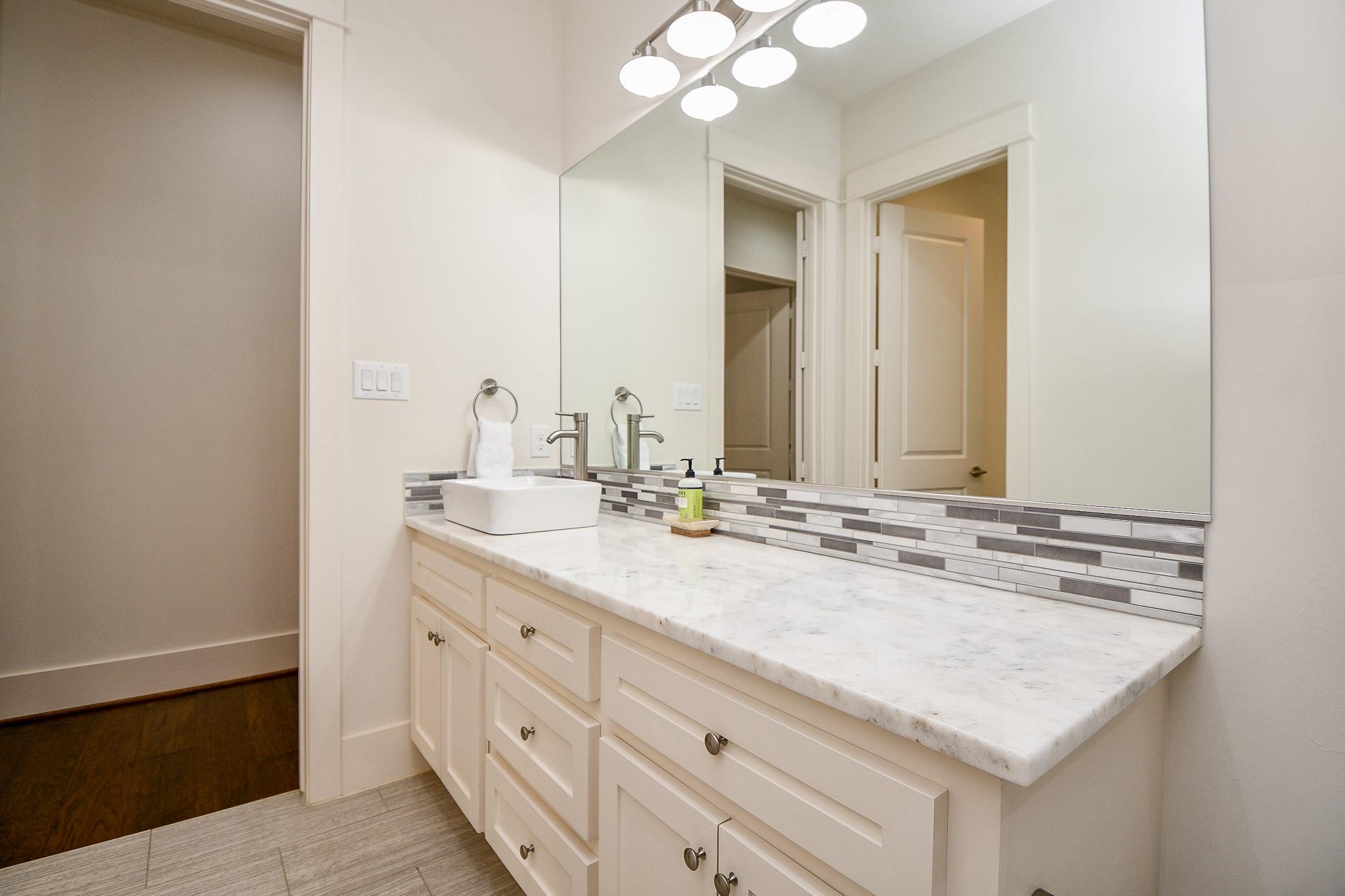 3203 Blue Bonnet Boulevard