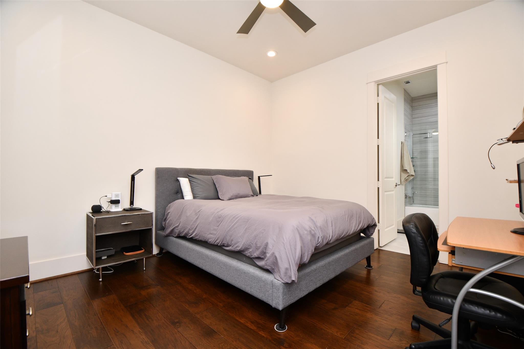 3203 Blue Bonnet Boulevard