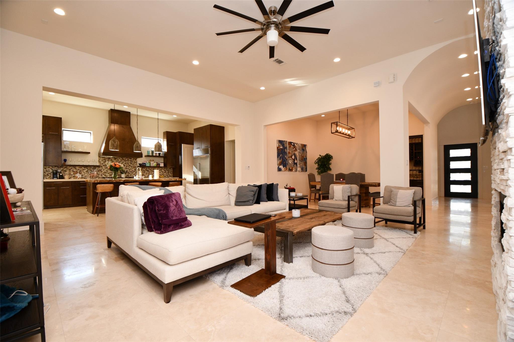 3203 Blue Bonnet Boulevard