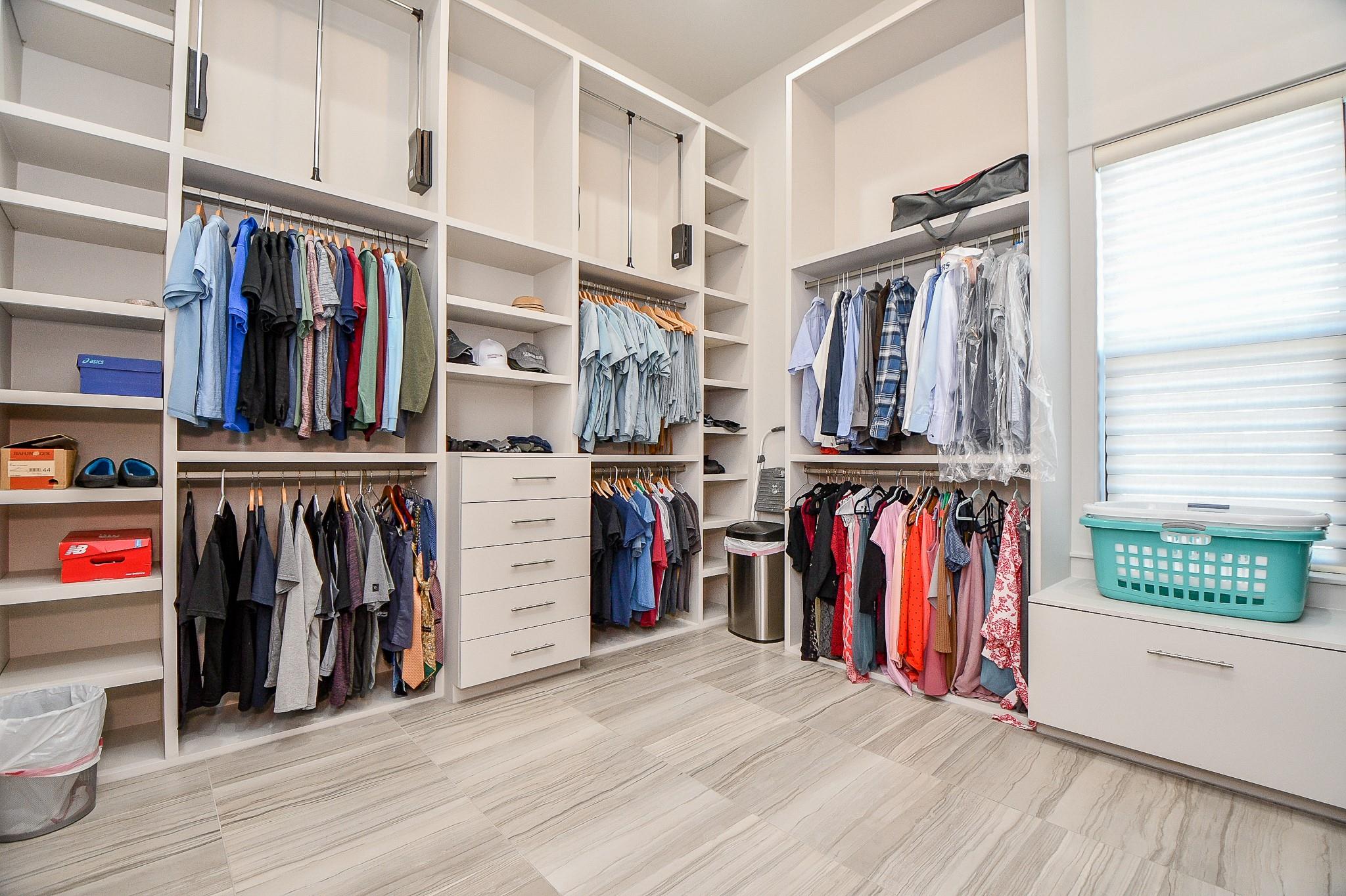 3203 Blue Bonnet Boulevard