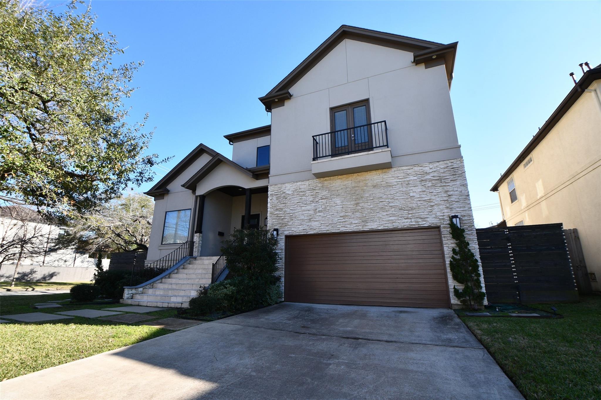 3203 Blue Bonnet Boulevard