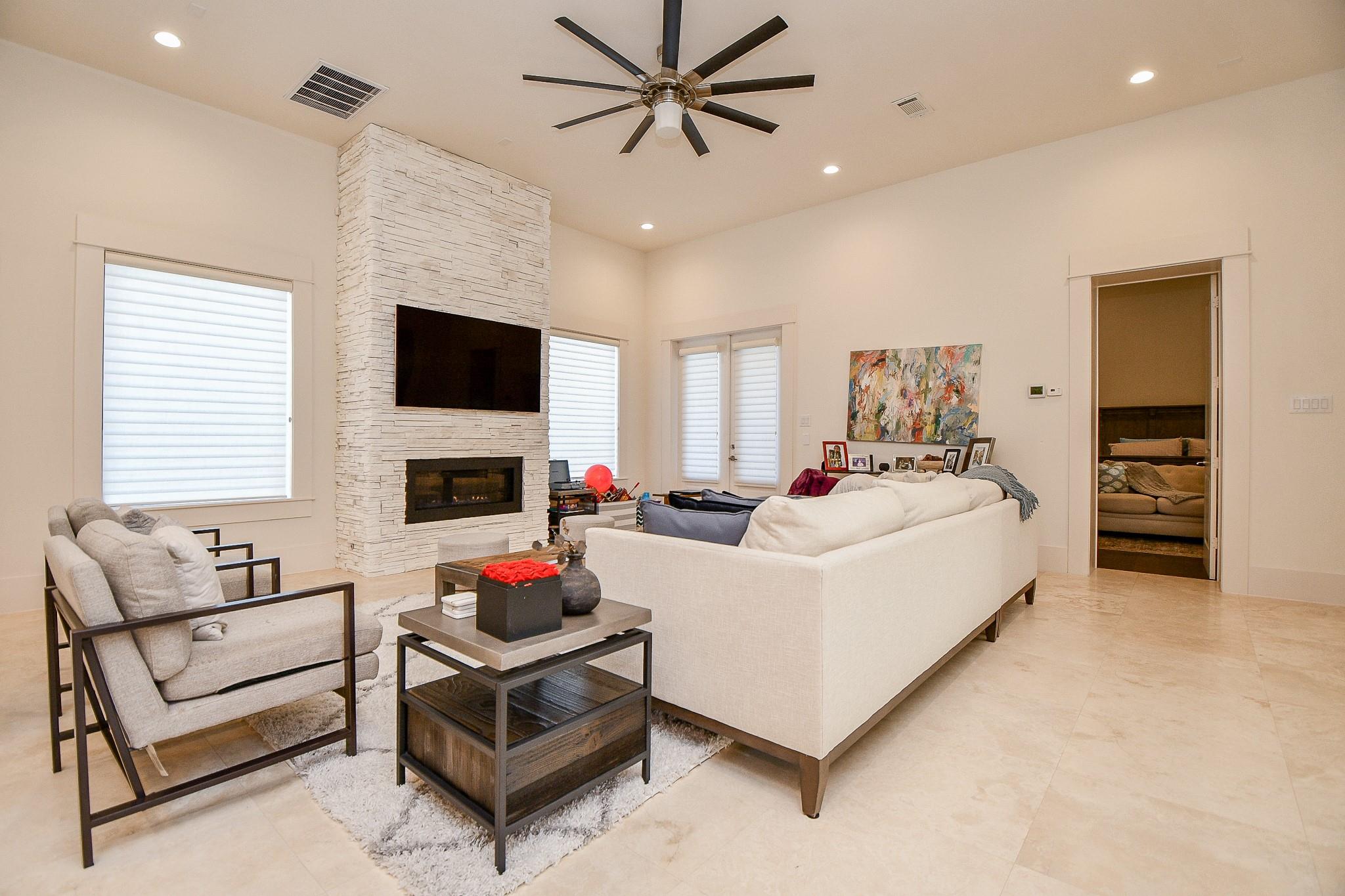 3203 Blue Bonnet Boulevard