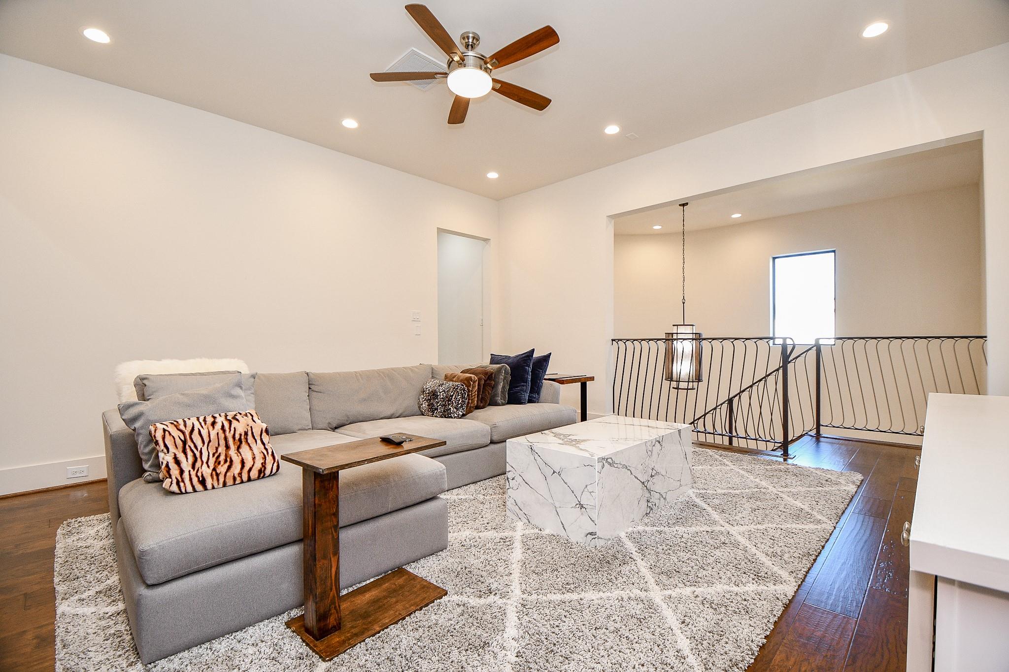 3203 Blue Bonnet Boulevard