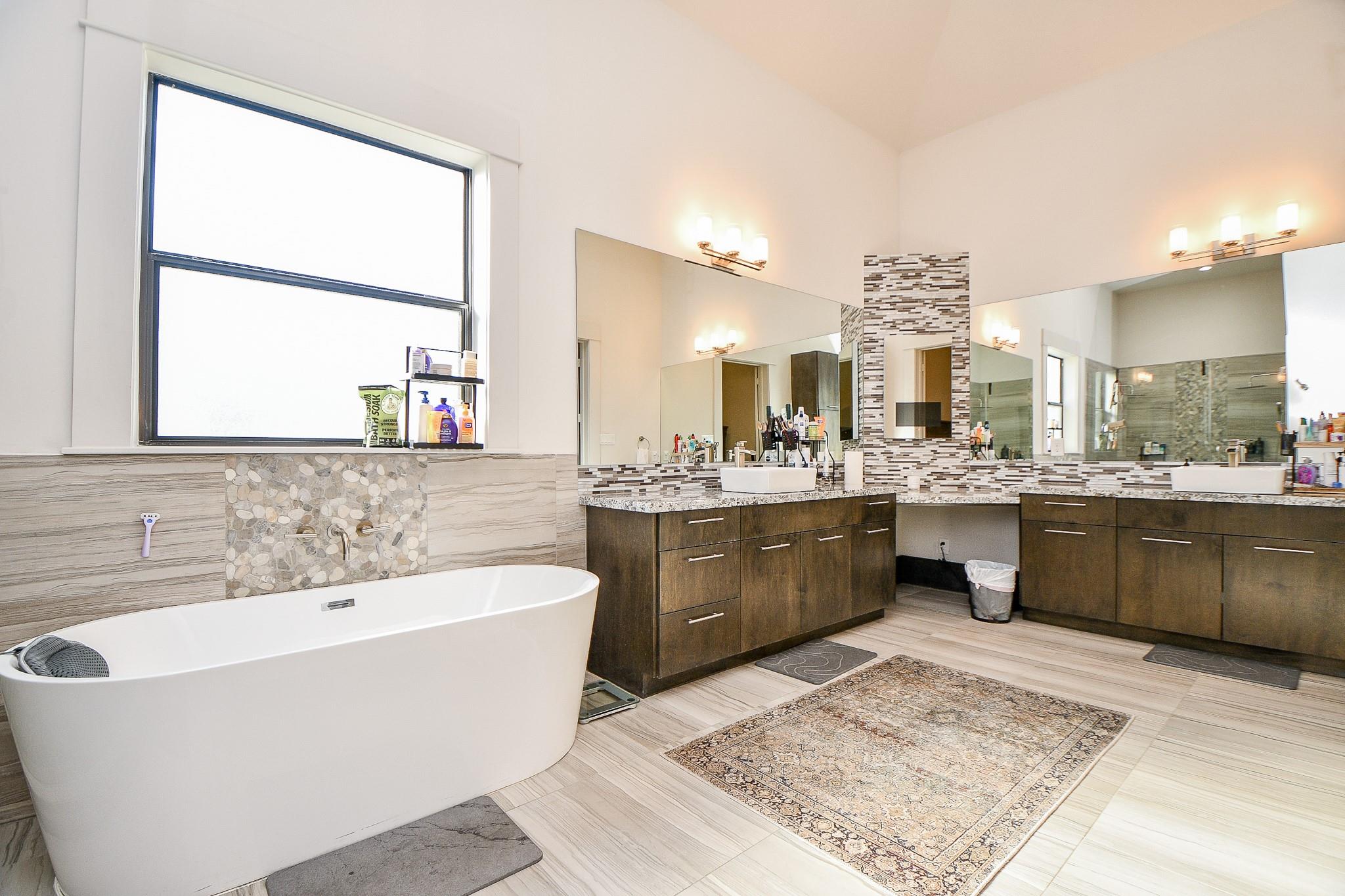 3203 Blue Bonnet Boulevard