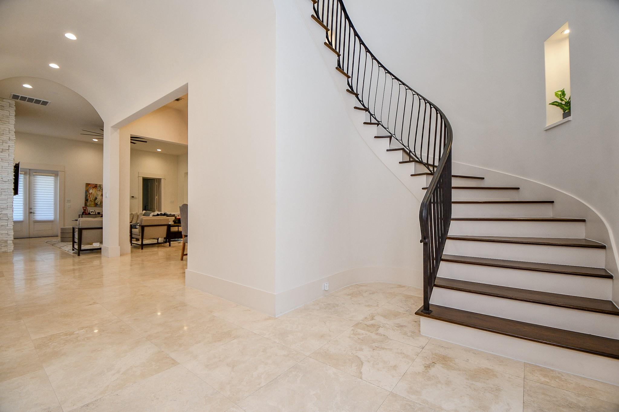 3203 Blue Bonnet Boulevard