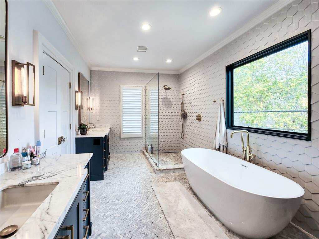 1226 Cortlandt Street