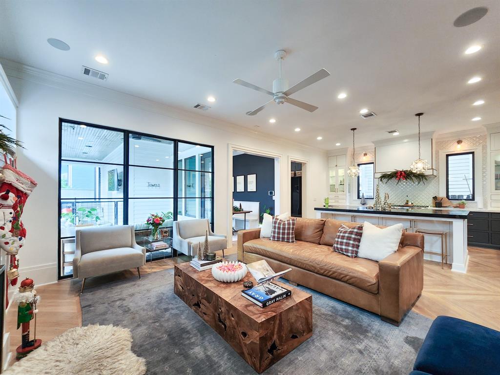 1226 Cortlandt Street