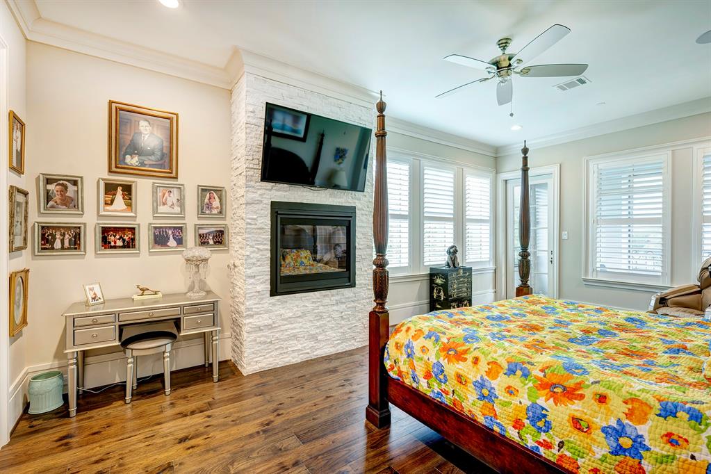 29 Crain Square Boulevard
