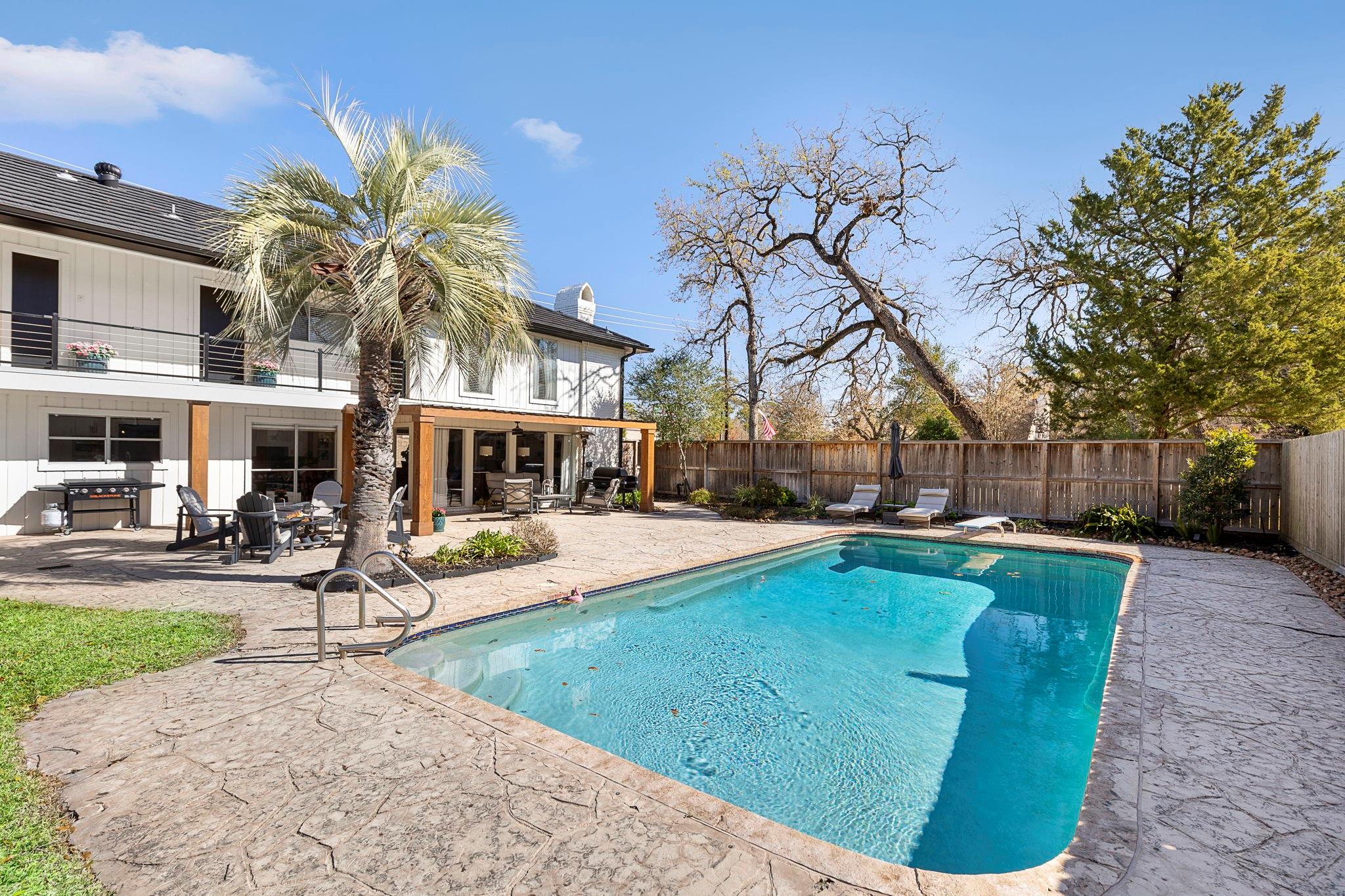 443 E Gaywood Drive