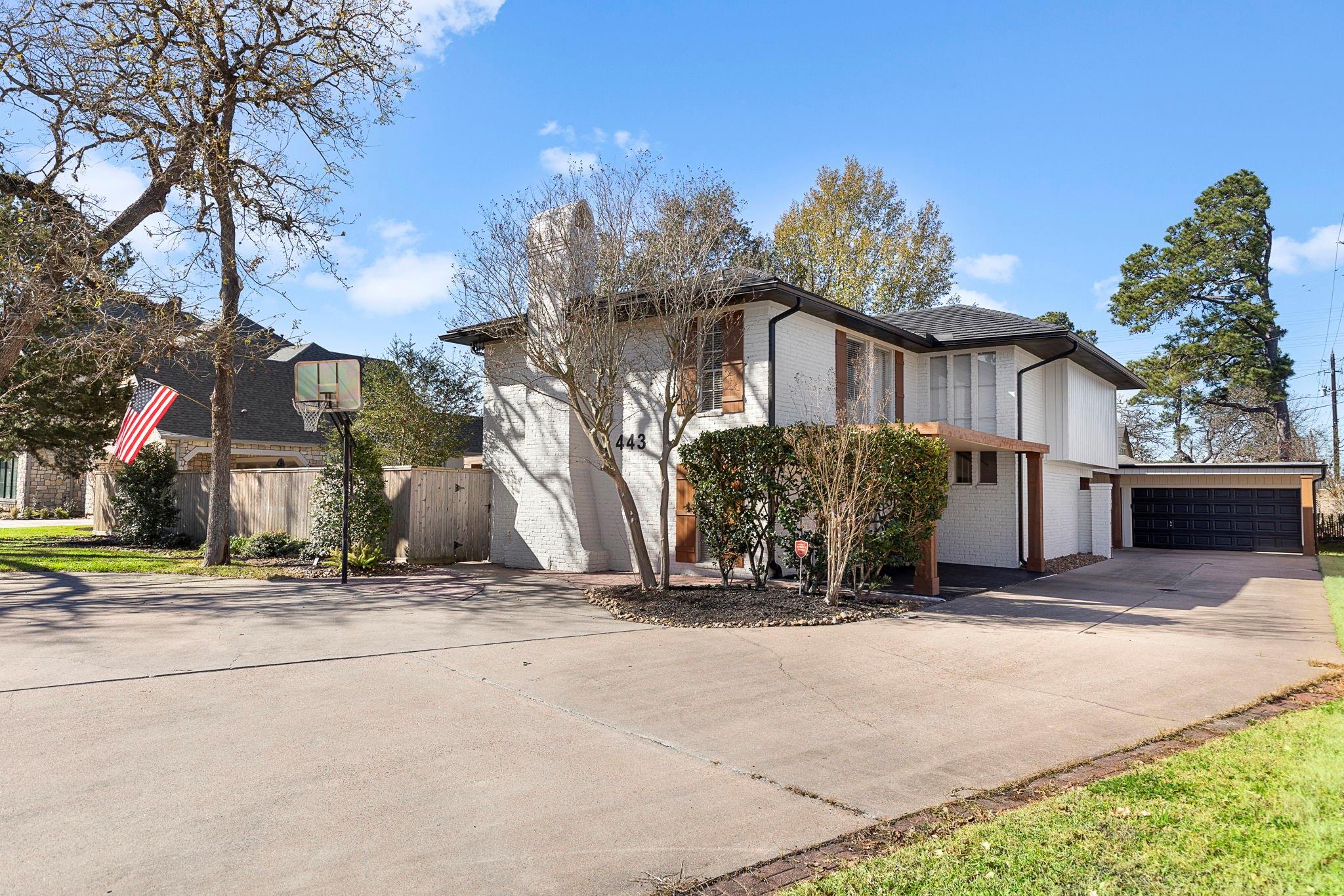 443 E Gaywood Drive