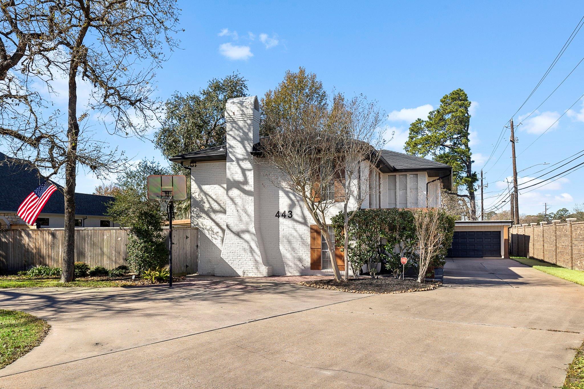 443 E Gaywood Drive