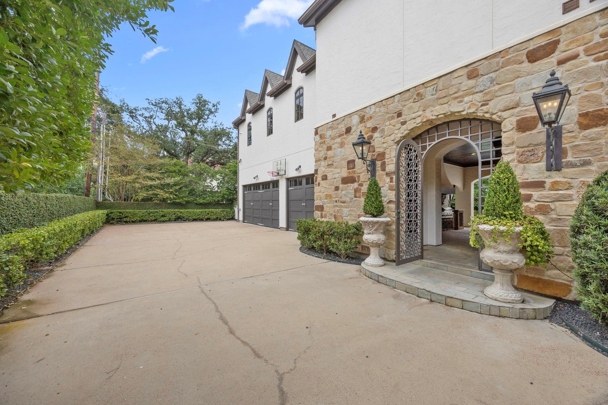 5550 Candlewood Drive