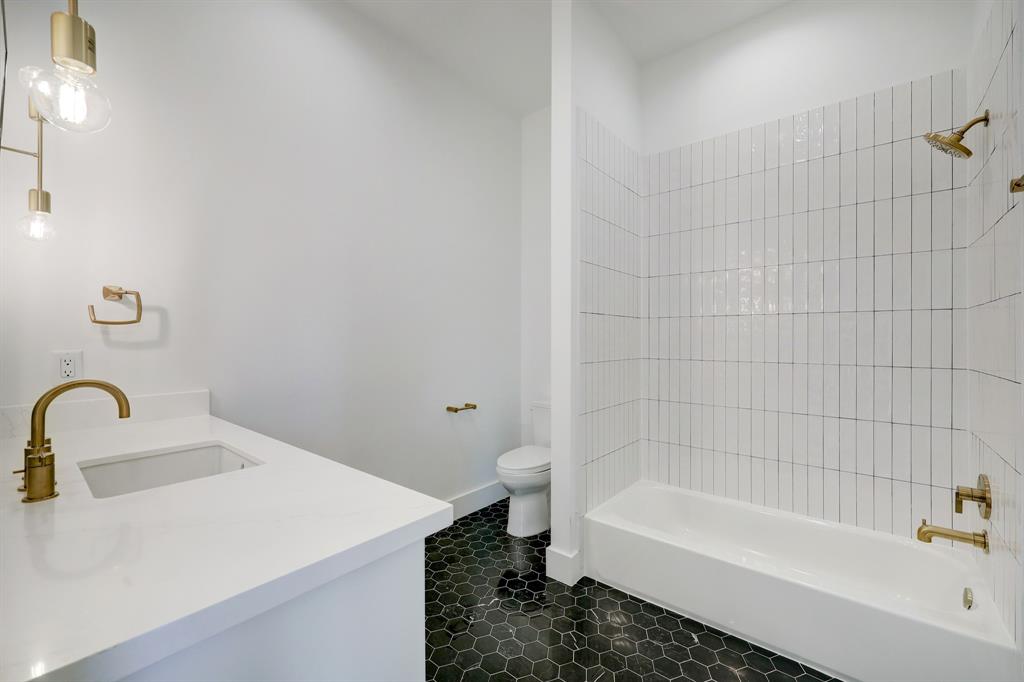 845 E 23rd