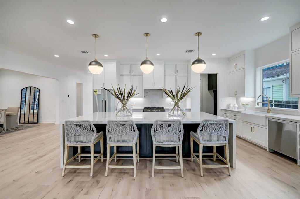 845 E 23rd
