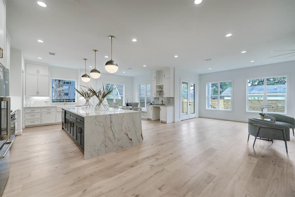 845 E 23rd