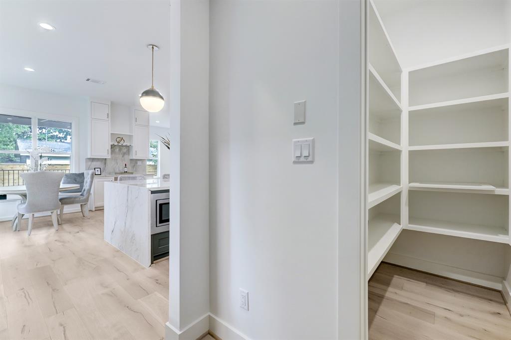 845 E 23rd