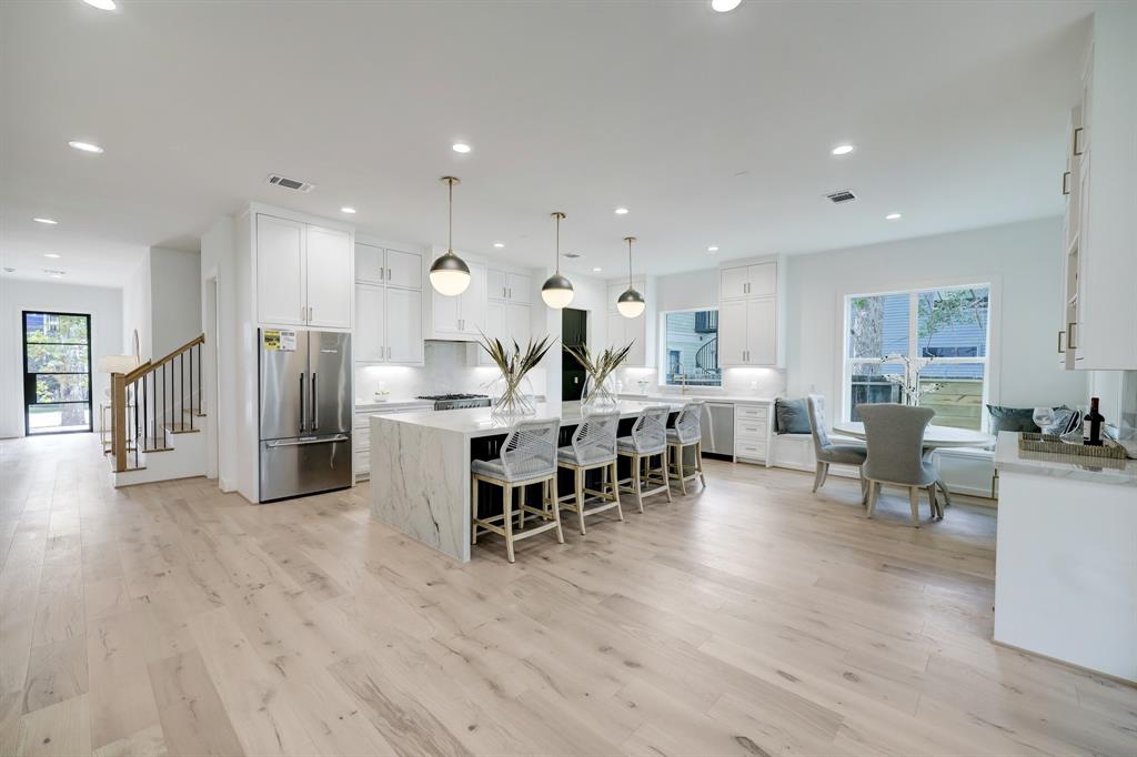 845 E 23rd