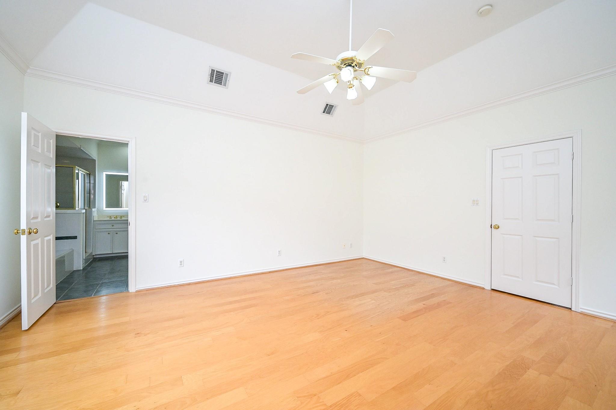 1915 Woodbury Street