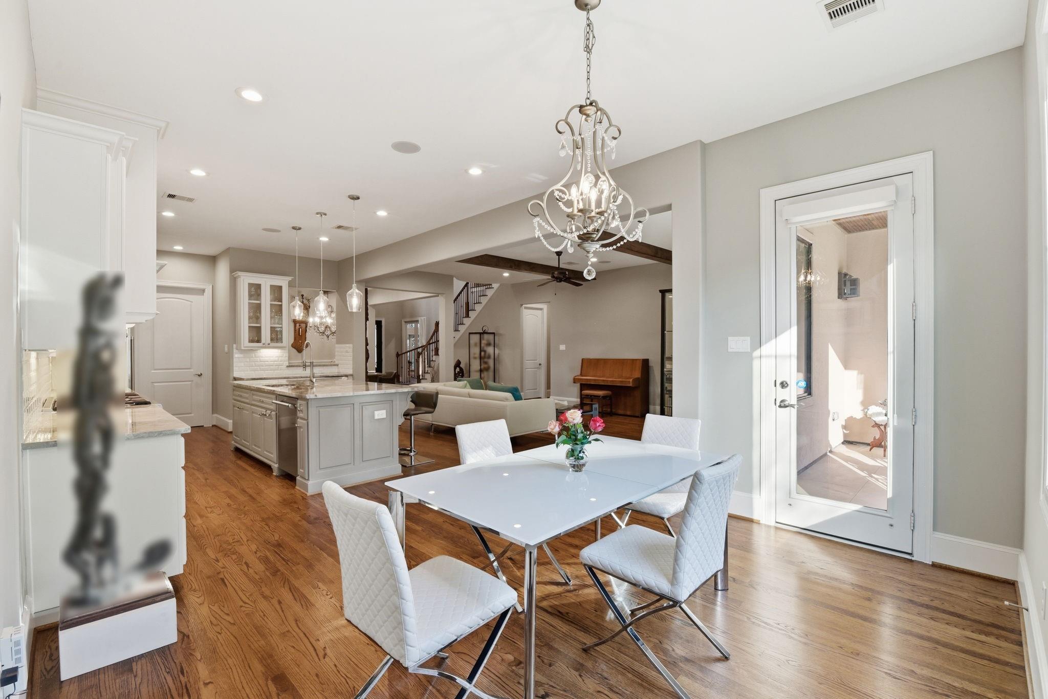 3511 Blue Bonnet Boulevard