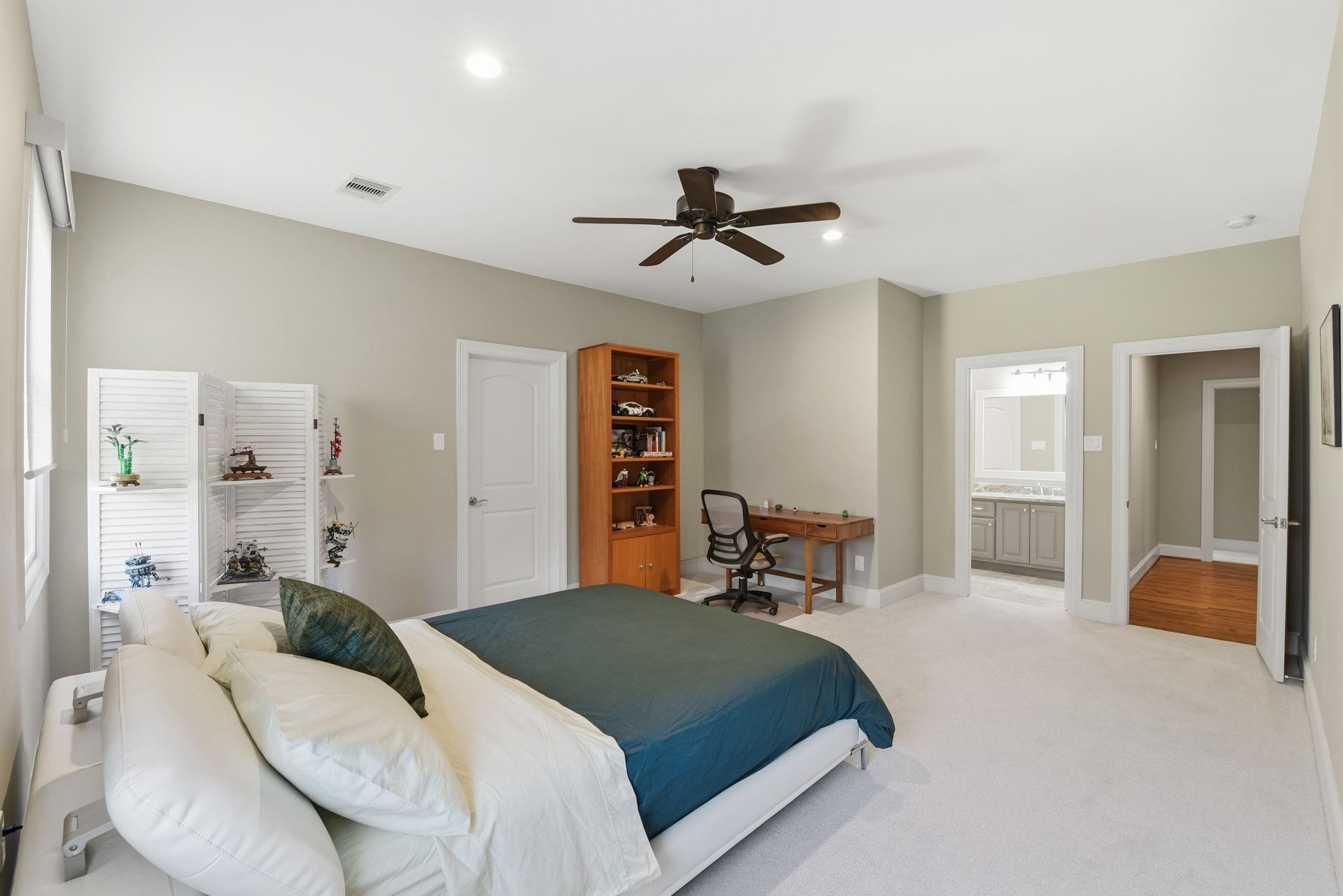 3511 Blue Bonnet Boulevard